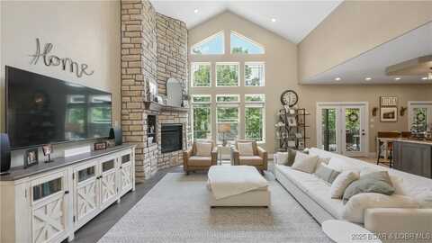 1880 Palisades Drive, Four Seasons, MO 65049