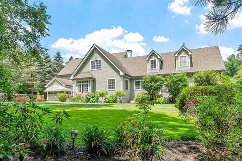 20 Hillery Rd, Leominster, MA 01453