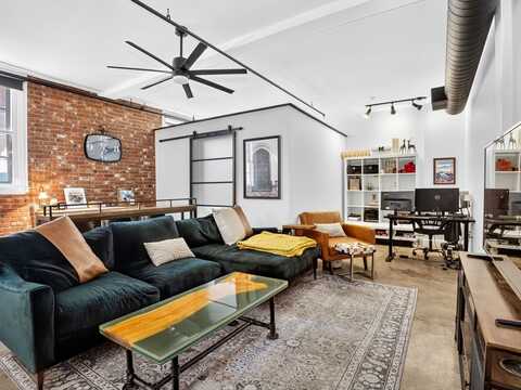 7 Crombie, Salem, MA 01970
