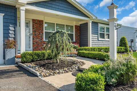 75 Whitmore Drive, Berkeley, NJ 08721