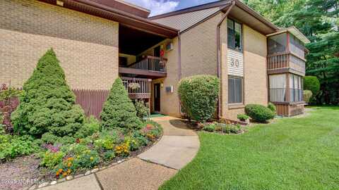 30 Meadow Green Circle, Manalapan, NJ 07726