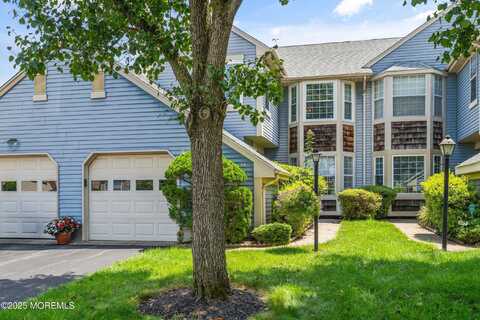 2b Surrey Court, Monroe, NJ 08831