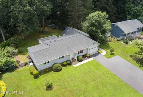 10 Locust Grove Lane, Manalapan, NJ 07726