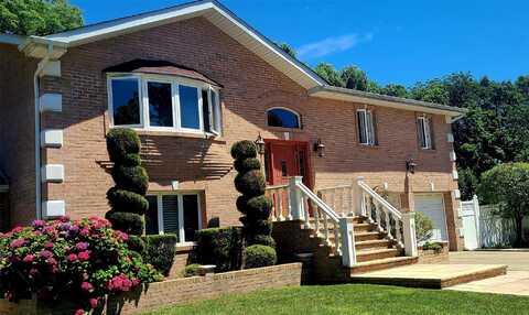 42a Kirkwood Drive, Glen Cove, NY 11542