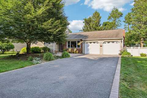11 Kim Avenue, Smithtown, NY 11787