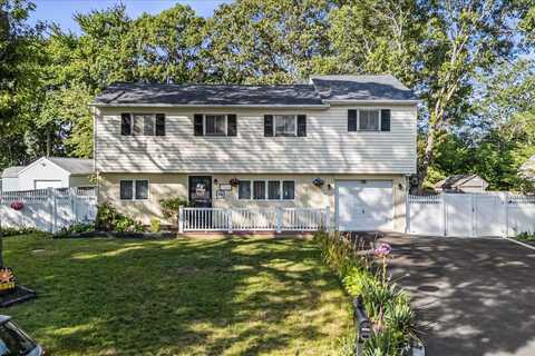 19 Colony Road, Port Jefferson Station, NY 11776