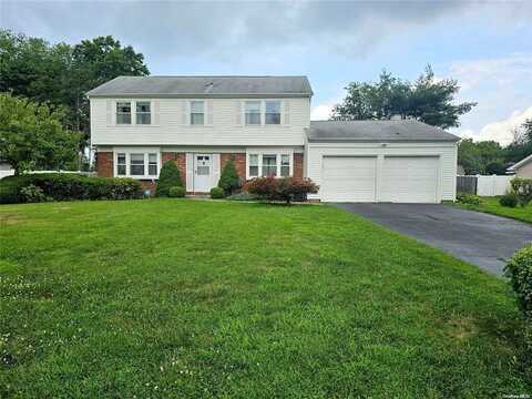 9 Maureen Lane, Stony Brook, NY 11790