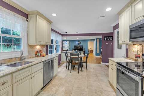 31a Nevinwood Place, Huntington Station, NY 11746