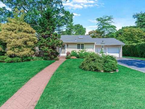 12 Pine Drive S, Roslyn, NY 11576