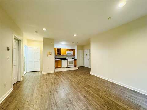 11882 Metropolitan Avenue, Kew Gardens, NY 11415