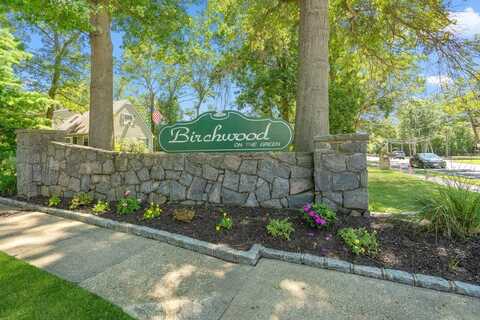 2302 Wilshire Lane, Oakdale, NY 11769