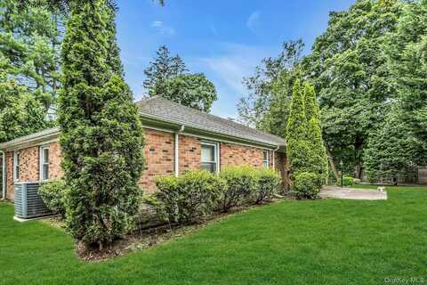 84 Horton Place, Syosset, NY 11791