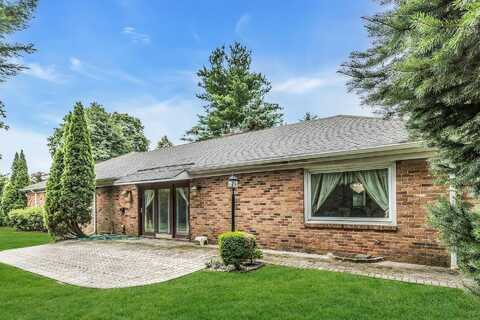 84 Horton Place, Syosset, NY 11791