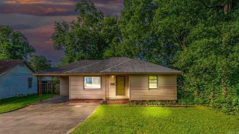 1300 Parkway, North Little Rock, AR 72118