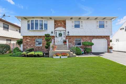 250 North Delaware Avenue, North Massapequa, NY 11758