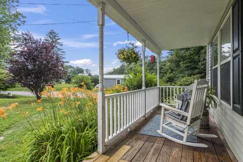 1044 Middle Road, Woolwich, ME 04579