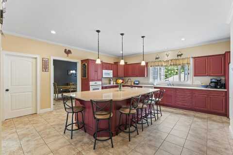 25 Amos Court, Lewiston, ME 04240