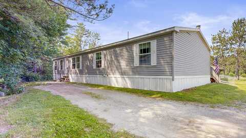 182 North Road, Detroit, ME 04929