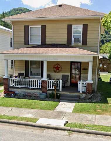 204 Miller Avenue, HINTON, WV 25951