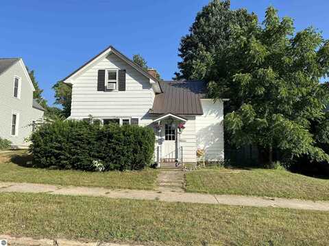 216 CRIPPEN STREET, CADILLAC, MI 49601