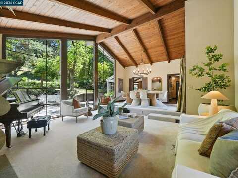 66 Ambleside Court, Danville, CA 94526