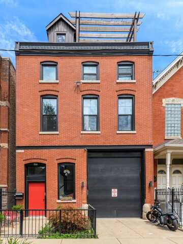 1944 W Superior Street, Chicago, IL 60622