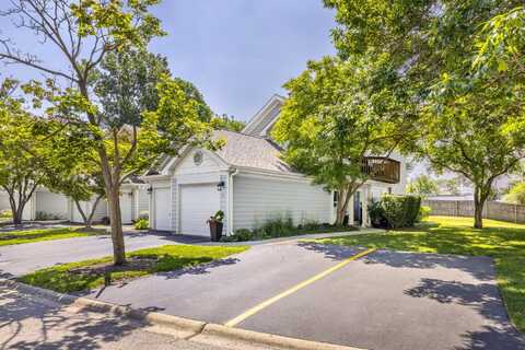 367 W Hamilton Lane, Palatine, IL 60067