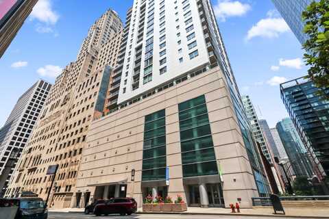 160 E Illinois Street, Chicago, IL 60611