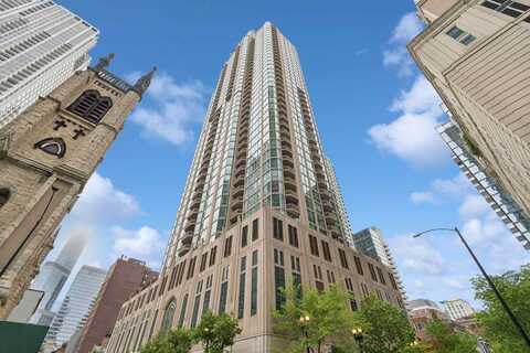 21 E Huron Street, Chicago, IL 60611
