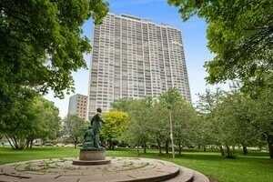 2800 N Lake Shore Drive, Chicago, IL 60657