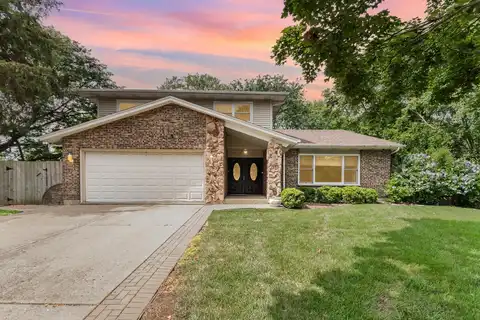 5 Swan Circle, Bolingbrook, IL 60440