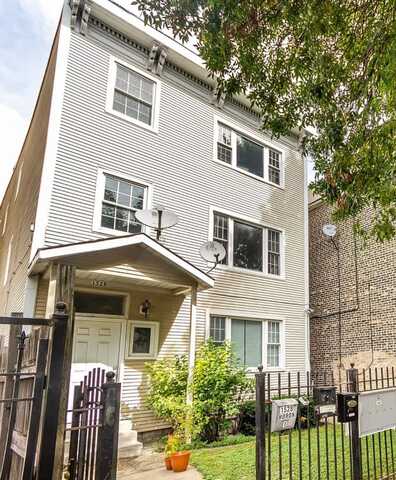 1528 W Huron Street, Chicago, IL 60642