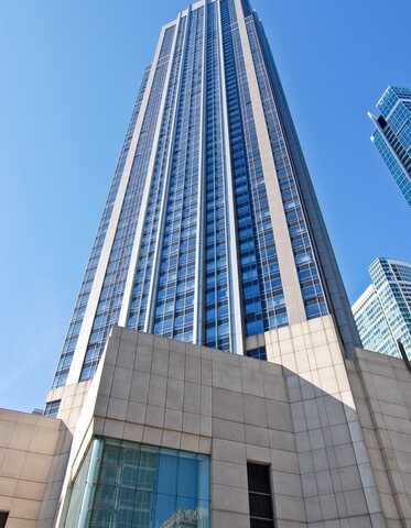 512 N McClurg Court, Chicago, IL 60611