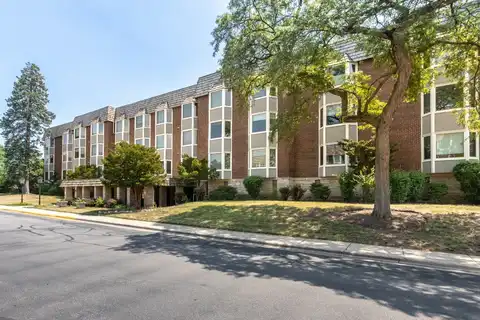 401 Ascot Drive, Park Ridge, IL 60068