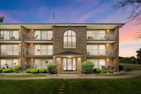 10238 Southwest Highway, Chicago Ridge, IL 60415