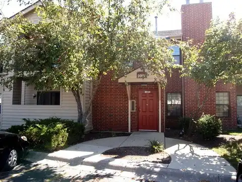 2048 N Rand Road N, Palatine, IL 60074