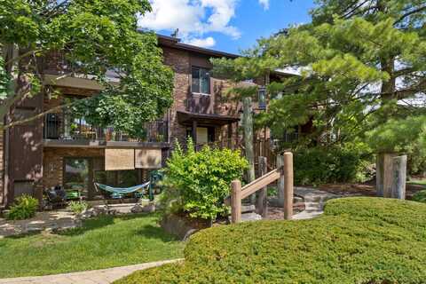 1313 Cass Lane, Westmont, IL 60559