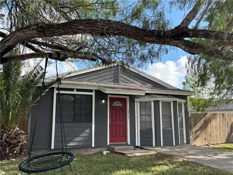 1717 Triple Crown Drive, Corpus Christi, TX 78417