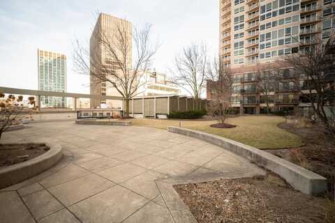 807 Davis Street, Evanston, IL 60201