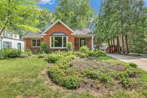 709 W Vermont Avenue, Urbana, IL 61801