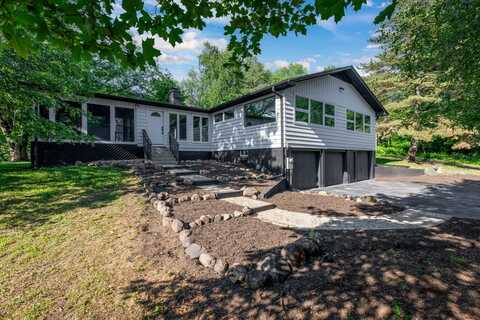 318 N Rose Farm Road, Woodstock, IL 60098