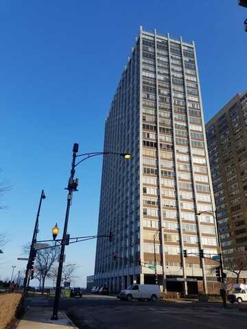 6171 N Sheridan Road, Chicago, IL 60660