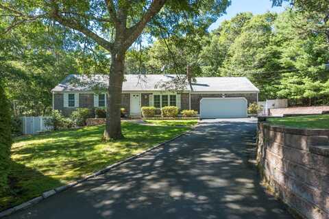 35 Sharon Circle, Osterville, MA 02655