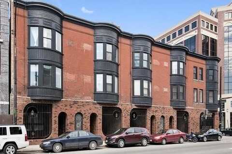 2950 N Halsted Street, Chicago, IL 60657
