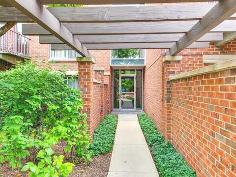 441 Kelburn Road, Deerfield, IL 60015