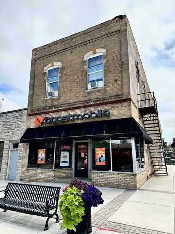 104 E Sumner Street, Harvard, IL 60033