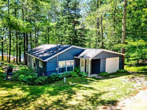 302 Ridge, Harrison, MI 48625