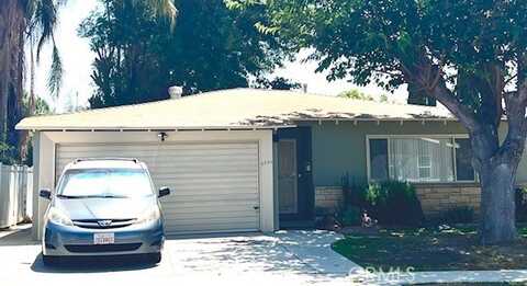8954 Chimineas Avenue, Northridge, CA 91325