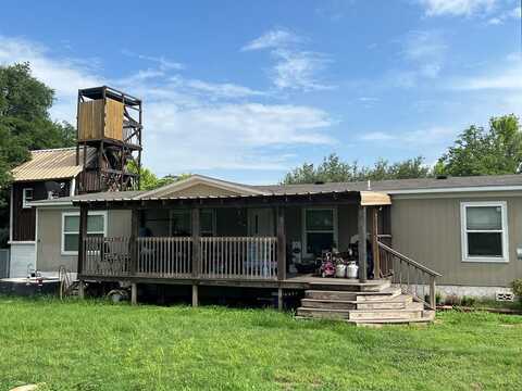 138 Third St, Harper, TX 78631