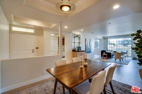 10824 Bloomfield St, Toluca Lake, CA 91602